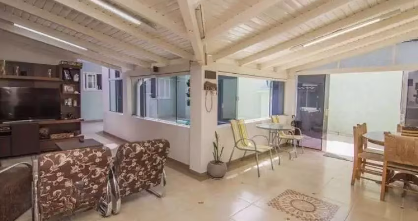 Casa com piscina e 4 suítes no bairro vila ipiranga