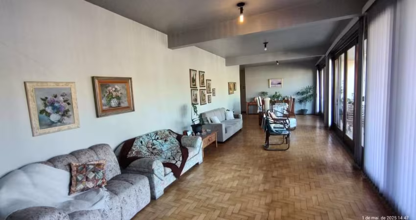Apartamento de 4 dormitórios, 2 suítes, sacada, living para 2 ambientes bem ampl