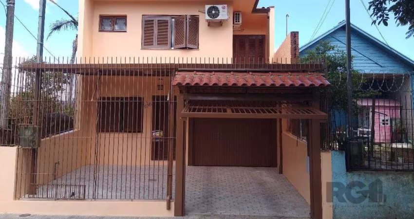 Casa 4 dormitórios Bairro Fião.