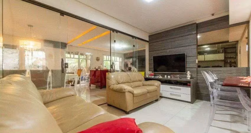 Casa em condomínio fechado com 4 quartos à venda na Rua Attílio Bilibio, 120, Jardim Carvalho, Porto Alegre