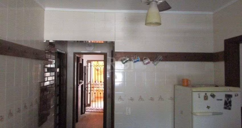 Casa Condominio para Venda - 200m², 3 dormitórios, sendo 1 suites, 4 vagas - São