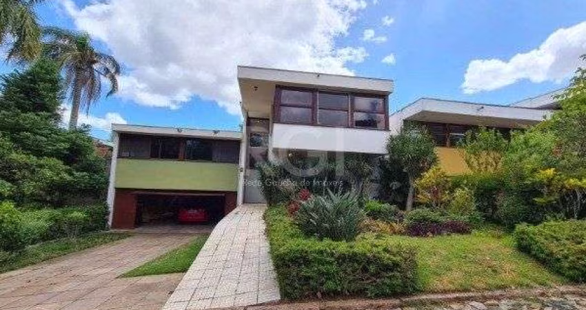 Casa Condominio para Venda - 300m², 4 dormitórios, sendo 1 suites, 2 vagas - San