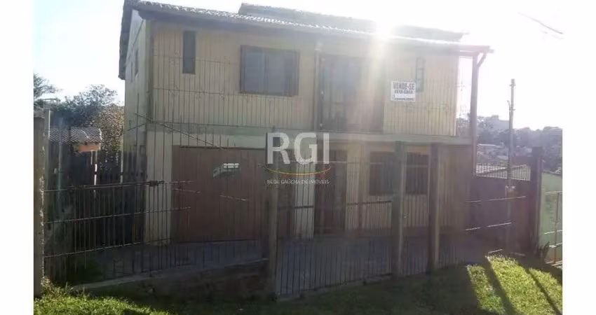 Casa para Venda - 634m², 2 dormitórios, sendo 1 suites, 3 vagas - Lomba do Pinhe