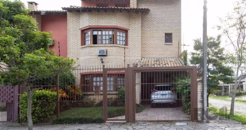 Casa para Venda - 180.3m², 3 dormitórios, sendo 1 suites, 3 vagas - Guarujá