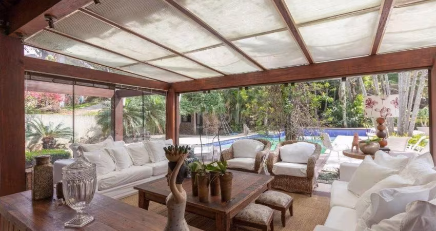Casa para Venda - 800m², 3 dormitórios, sendo 3 suites, 4 vagas - Vila Assunção