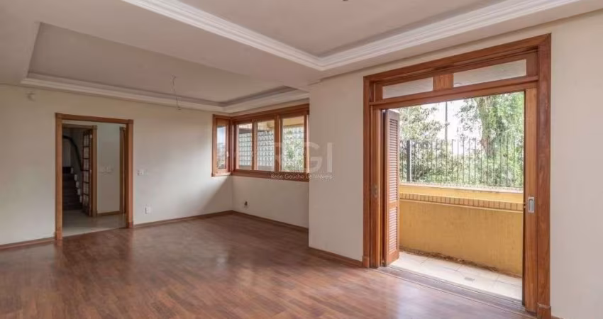 Casa  para comprar com 4 dormitórios , 37313 m² por R$ 990.000,00 - Menino Deus