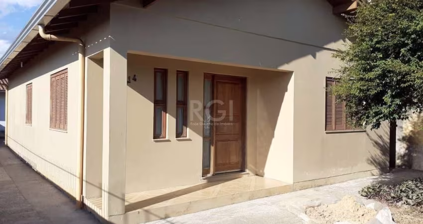 Casa para Venda - 170m², 3 dormitórios, sendo 1 suites, 2 vagas - Feitoria