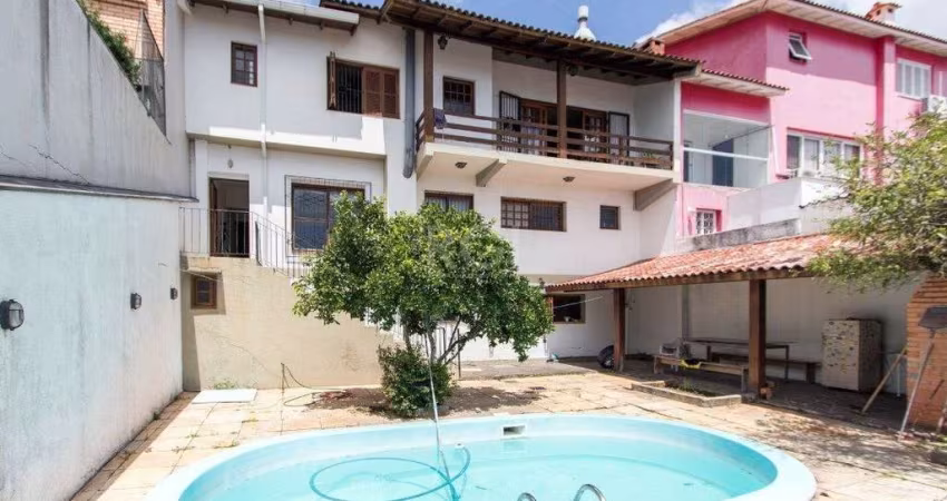 Casa para Venda - 336.21m², 3 dormitórios, sendo 1 suites, 3 vagas - Nonoai