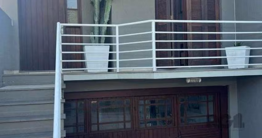 Casa mobiliada com 262m² no bairro Ipanema