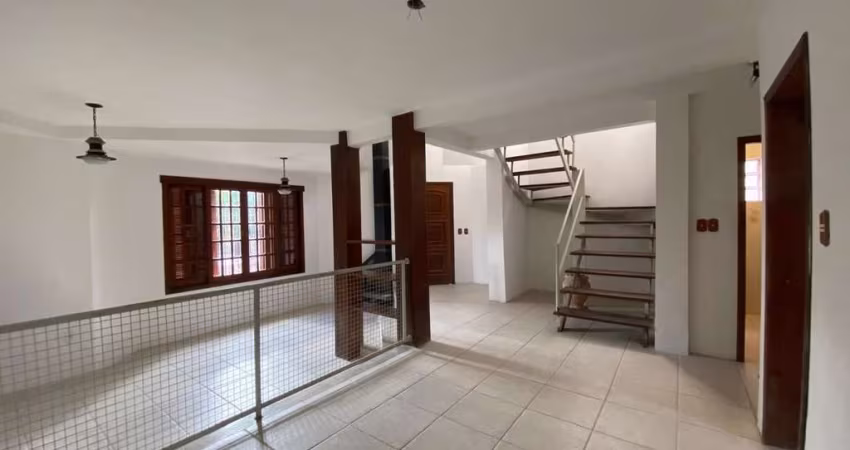 Casa para Venda - 253.35m², 3 dormitórios, sendo 1 suites, 4 vagas - Serraria