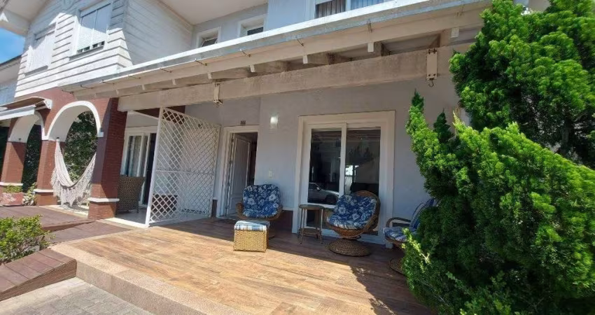 Casa em Condomínio Fechado com 3 quartos e 150m² privativos