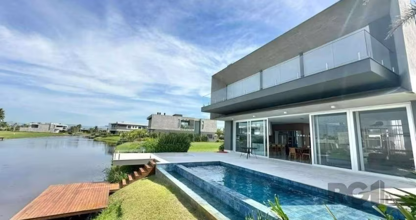 Sobrado Beira Lago com piscina e Deck com 457m² e 5 suítes no Condomínio Sense e