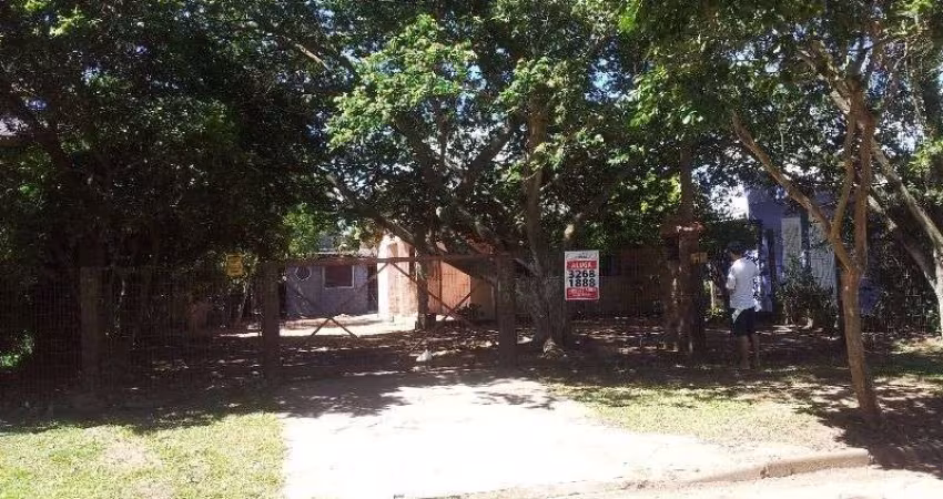 Casa para Venda com 2 dormitórios no bairro Belém Novo