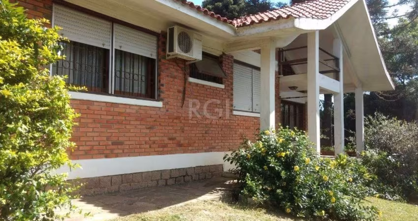 Casa para Venda - 250m², 3 dormitórios, sendo 1 suites, 4 vagas - Taruma