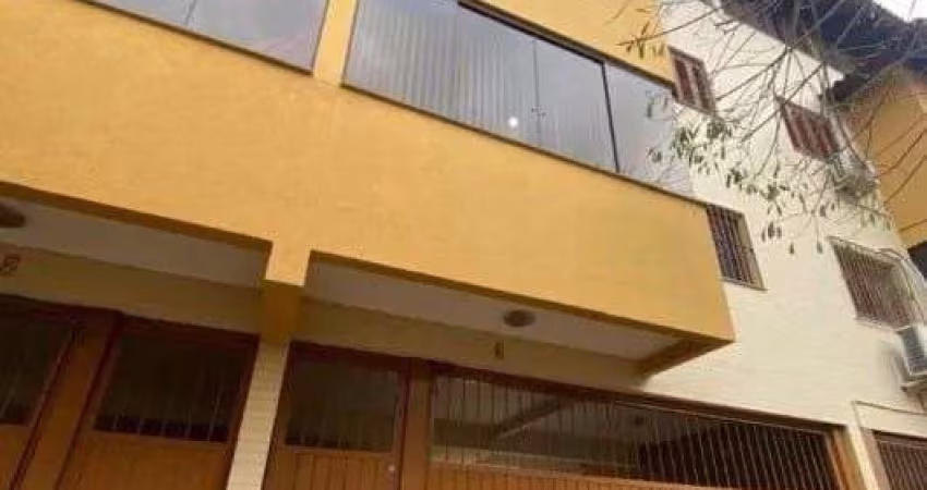 Casa em Condomínio bairro Tristeza de 3 dormitórios e 3 vagas