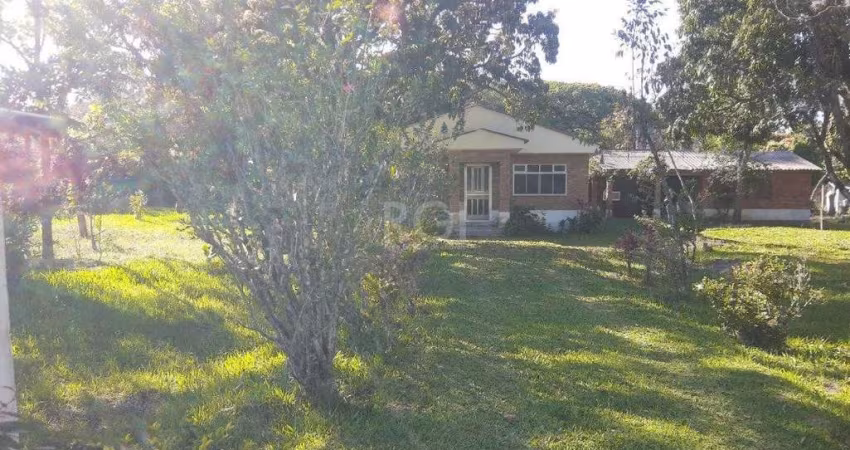 Sítio para Venda - 3330m², 3 dormitórios, sendo 1 suites, Itapuã