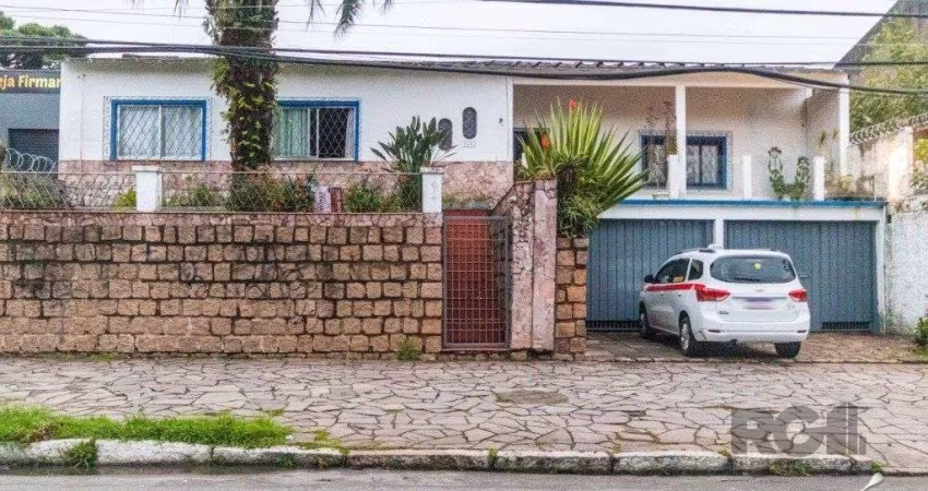 Casa para Venda - 240m², 3 dormitórios, sendo 1 suites, 3 vagas - Cristal