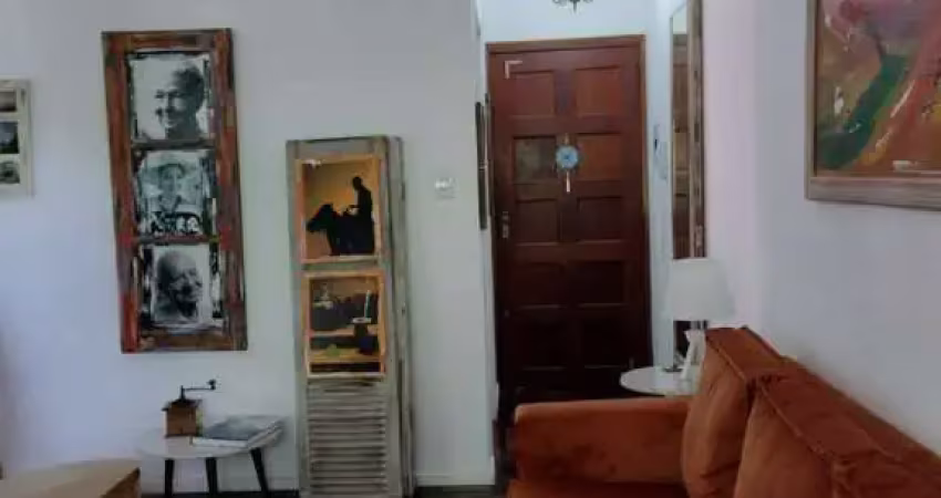 Apartamento de 2 dormitórios,  sala, cozinha, área de serviço separada, banheiro