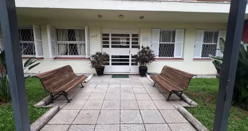 Apartamento 3 dormitórios, sacada em 107m2 no bairro menino deus