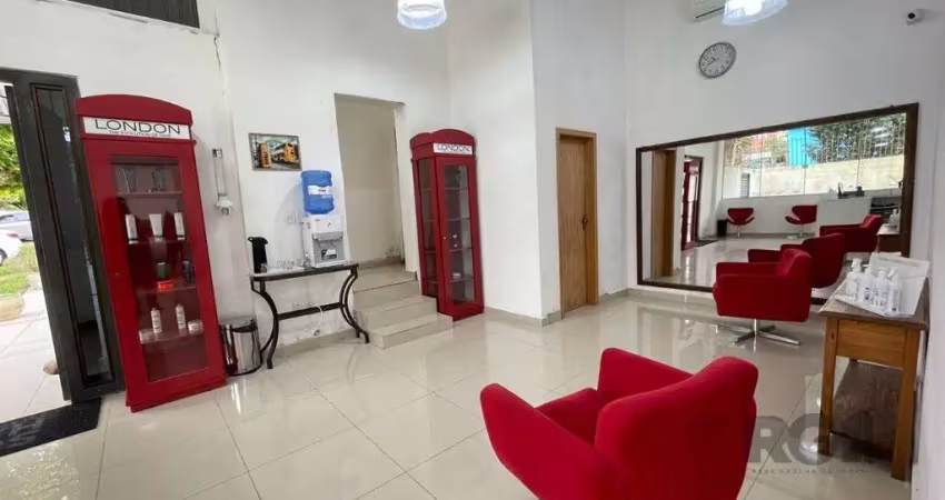 Prédio comercial 225m², com 5 lojas individuais, pé direito alto - ótima localiz