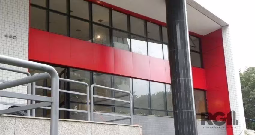 Loja com 113m² de área privativa no bairro três figueiras