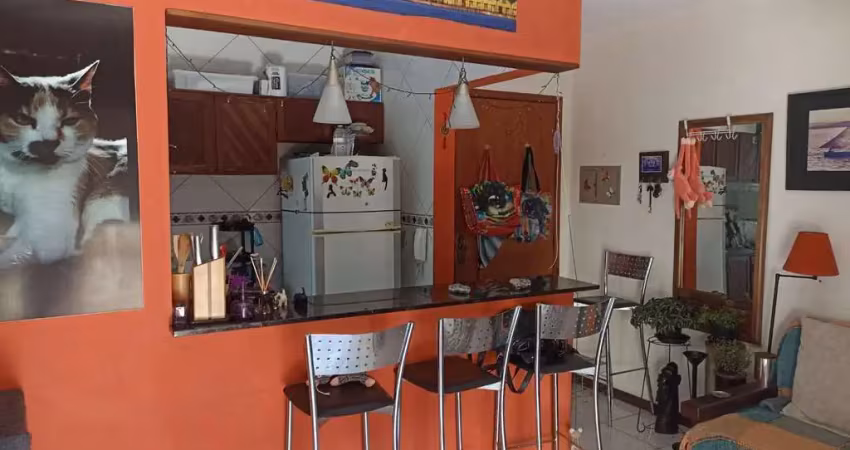 Vende-se apartamento de 1 dormitório com sacada e 47m² - cidade baixa