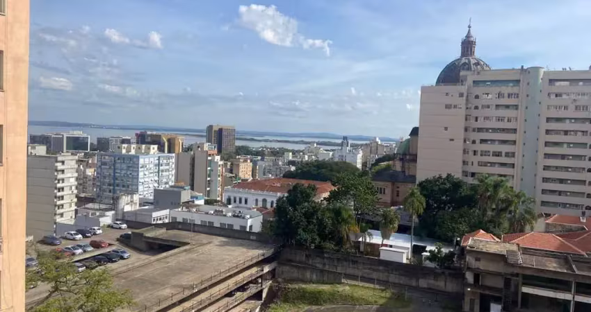 Apartamento com vista para o guaíba com 4 quartos, portaria e elevador no centro
