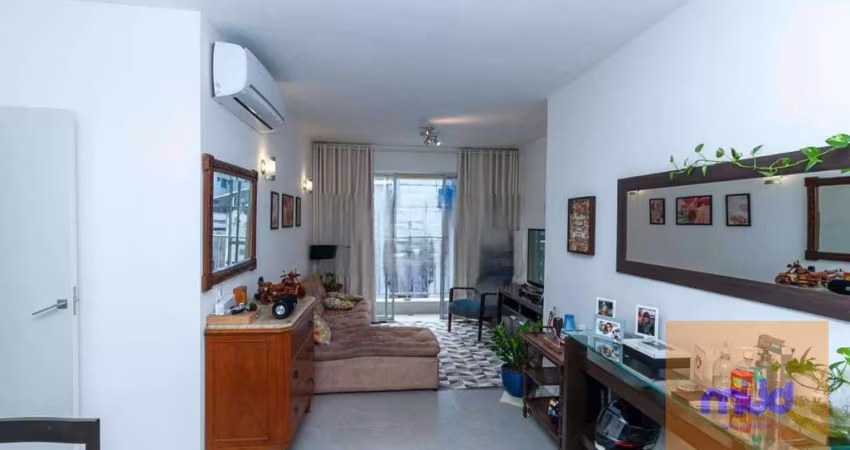 Apartamento em Leme  -  Rio de Janeiro