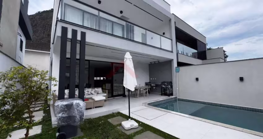 Casa em condomínio fechado com 4 quartos à venda na Rua Daniel Barreto dos Santos, Vargem Pequena, Rio de Janeiro