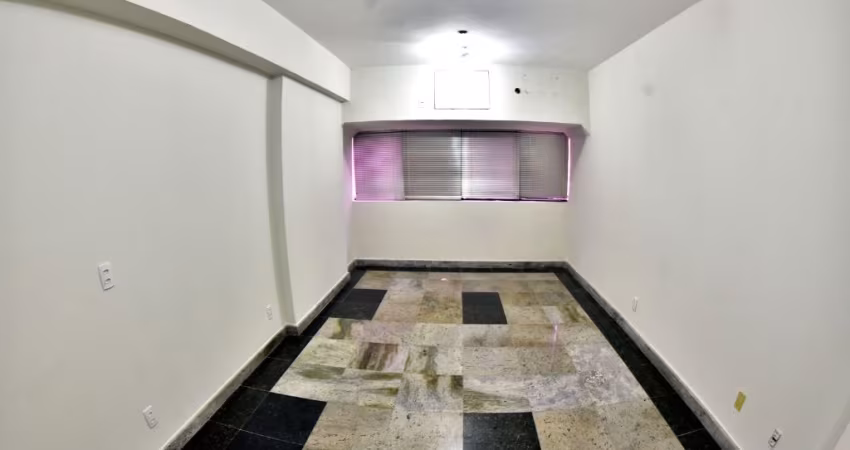 Vendo sala comercial no Caminho das Arvores