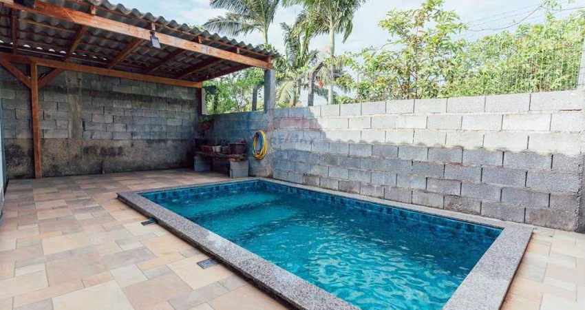 Casa à venda em Indaial com piscina no Bairro Estrada das Areias por R$299mil