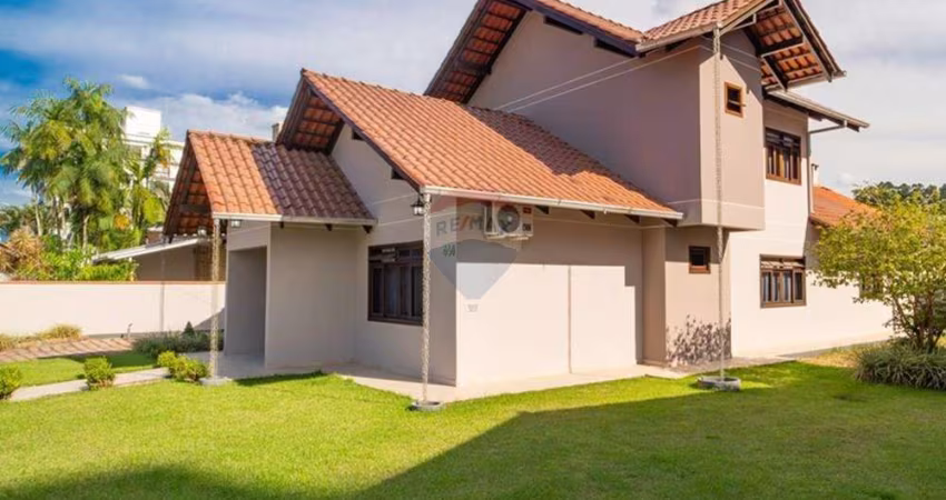 Casa com 3 dormitórios a venda o centro de Indaial