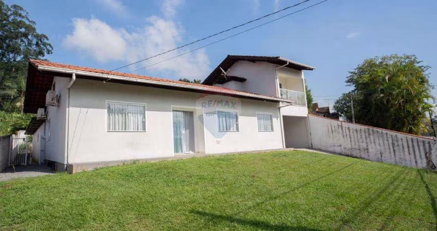 Casa - Bairro Encano em Indaial/SC, com fácil acesso a Blumenau