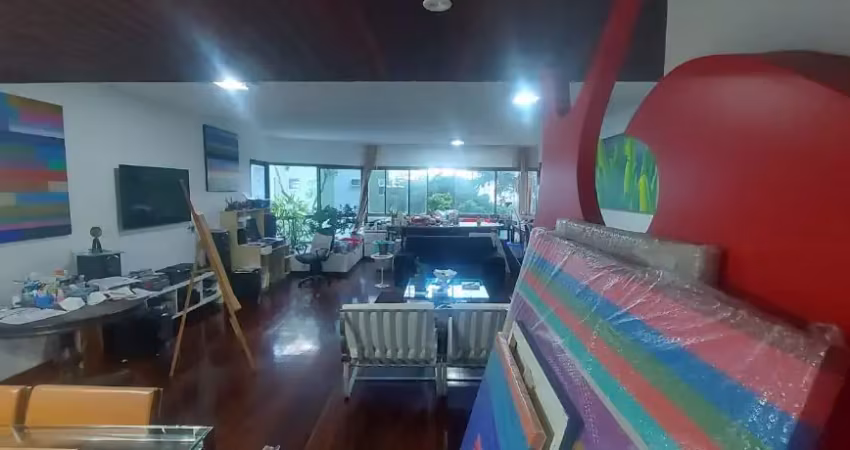 Apartamento amplo no Horto Florestal!