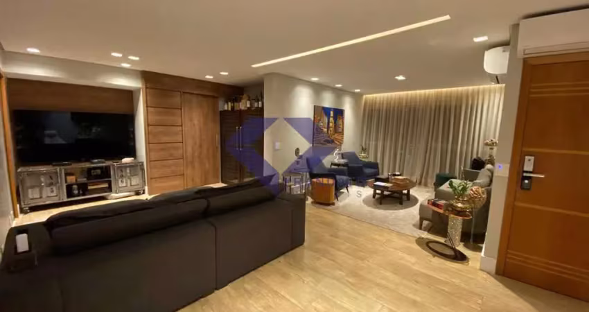 Apartamento a venda com 169m²  4 dormitórios 1 suíte e  2 vagas em moema