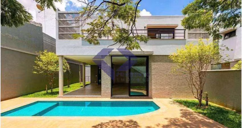 Sobrado em condomínio 560m² com 3 suítes e 4 vagas em moema sp