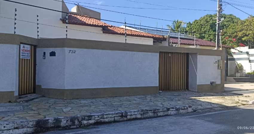 Casa na Coroa do Meio - próximo a Orla