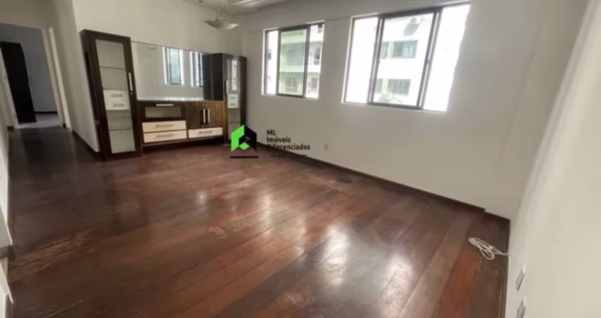 Apartamento à venda de 80m2  com 3 quartos e 1 dependência no Alto do Itaigara