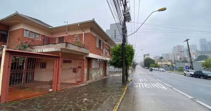 Casa com 3 quartos à venda no Pio X, Caxias do Sul 