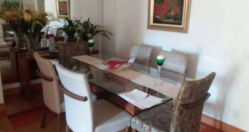 Apartamento no Bairro Centro, 4 quartos, 1 suíte, 1 vaga, Edificio Carlos e Maria