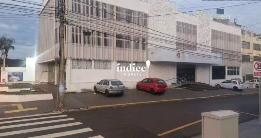 Salão Comercial no Bairro Vila Seixas, 30 vagas,