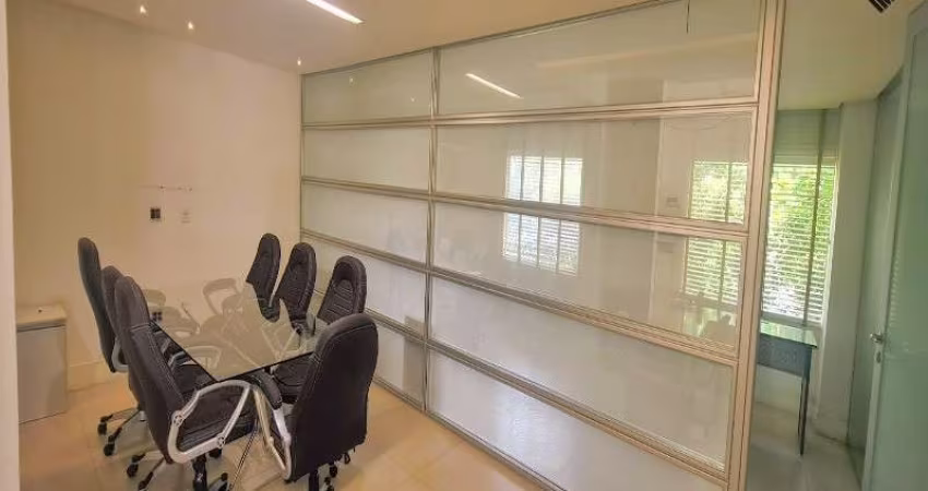 Prédio com 350m² no Rio Vermelho e elevador privativo