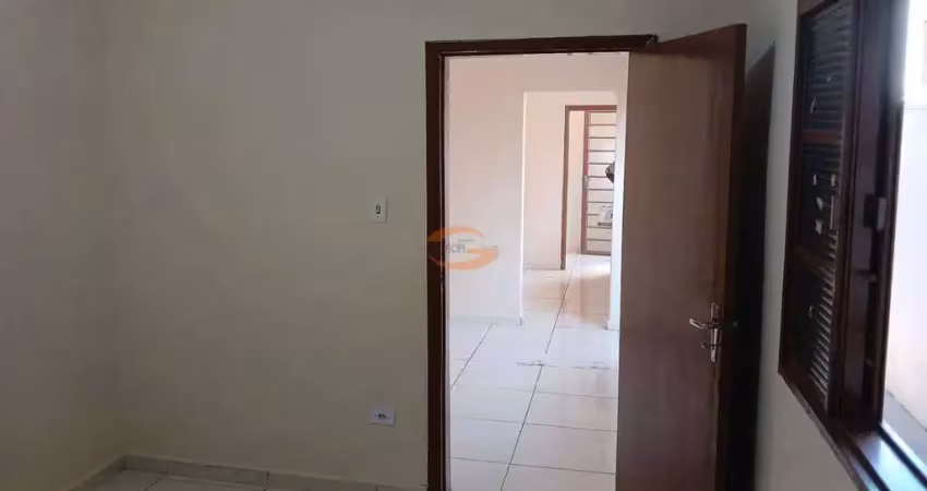 Otima casa de fundos com 2 dormitorios prox a unorp
