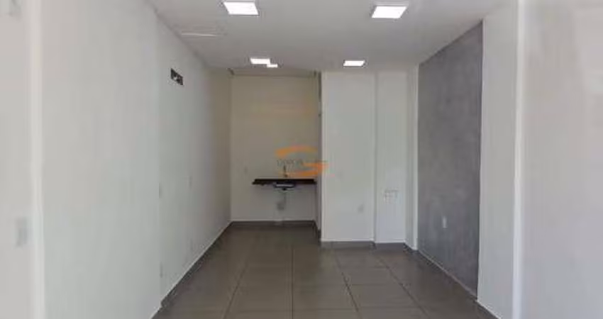 Uma Sala Comercial bem localizada no Green Laife II .