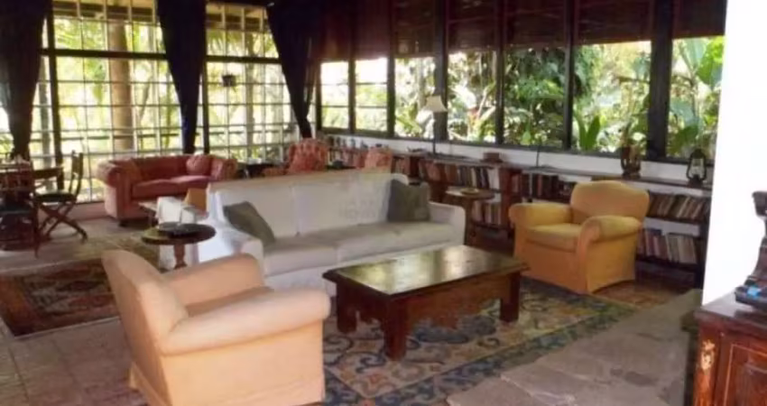 Casa à venda na Rua São João, 106, Vila Santo Antônio, Cotia