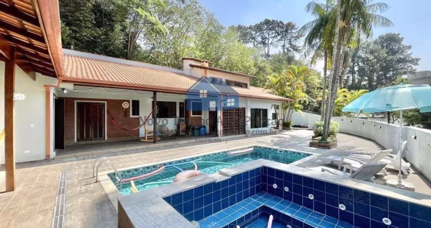 Casa 90% terrea em condominio na Granja com lazer completo