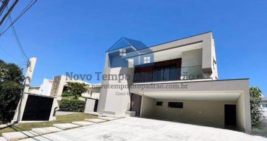 Casa Moderna e Sofisticada em Alphaville, 4 suítes e 6 vagas