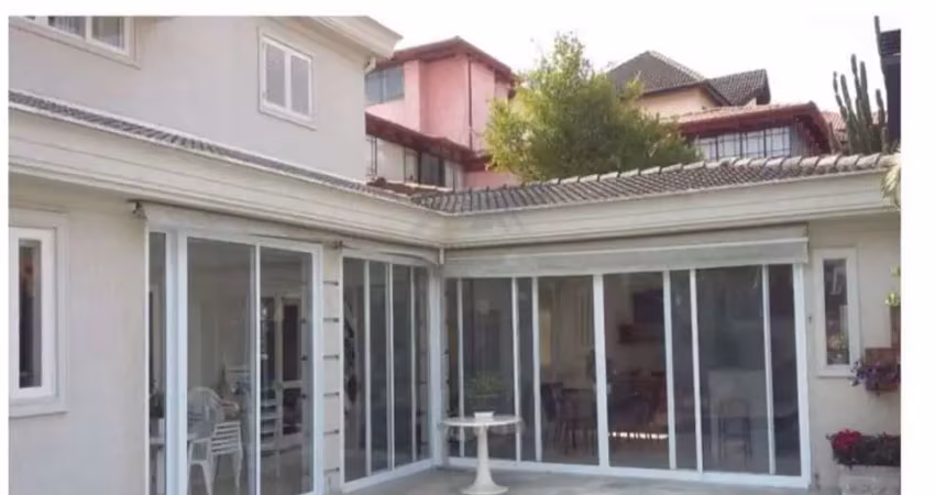 Casa à venda na Alameda das Tulipas, 133, Alphaville, Santana de Parnaíba