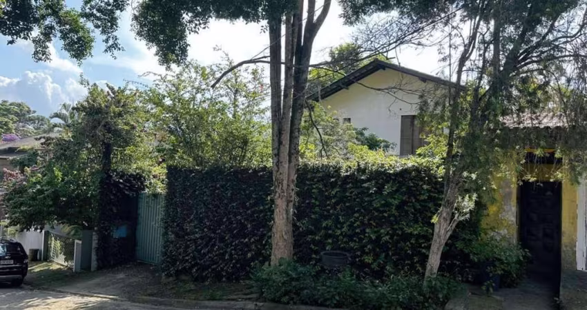 Sobrado para Venda em Carapicuíba, Vila Diva, 4 dormitórios, 2 suítes, 4 banheiros, 4 vagas