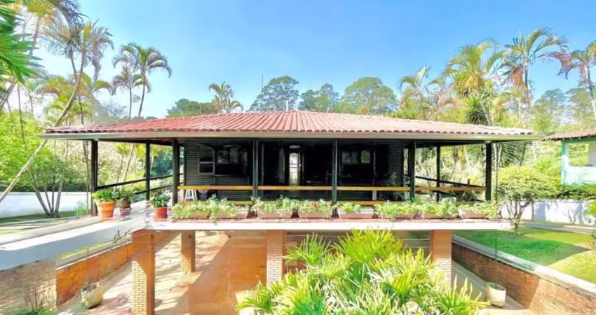 Casa para Venda em Cotia, Jardim Colibri, 4 dormitórios, 2 suítes, 5 banheiros, 8 vagas